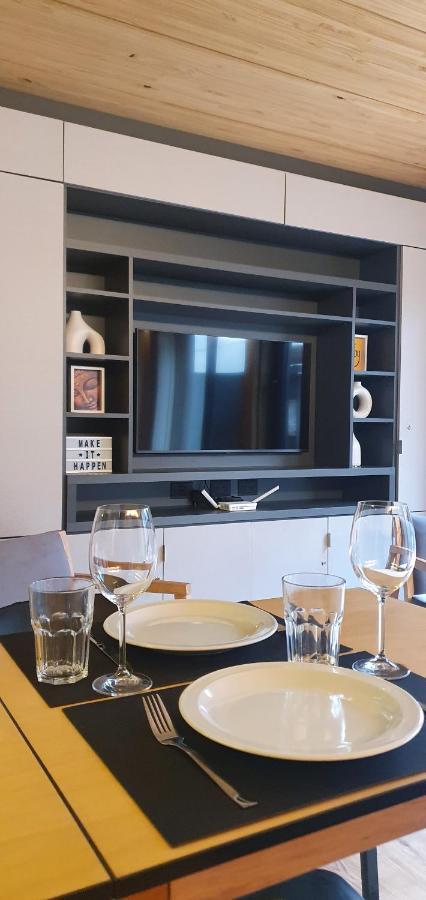 Hermoso Monoambiente De Diseno Unico, Con Patio, En El Centro De Sma. 4v5 Apartment *