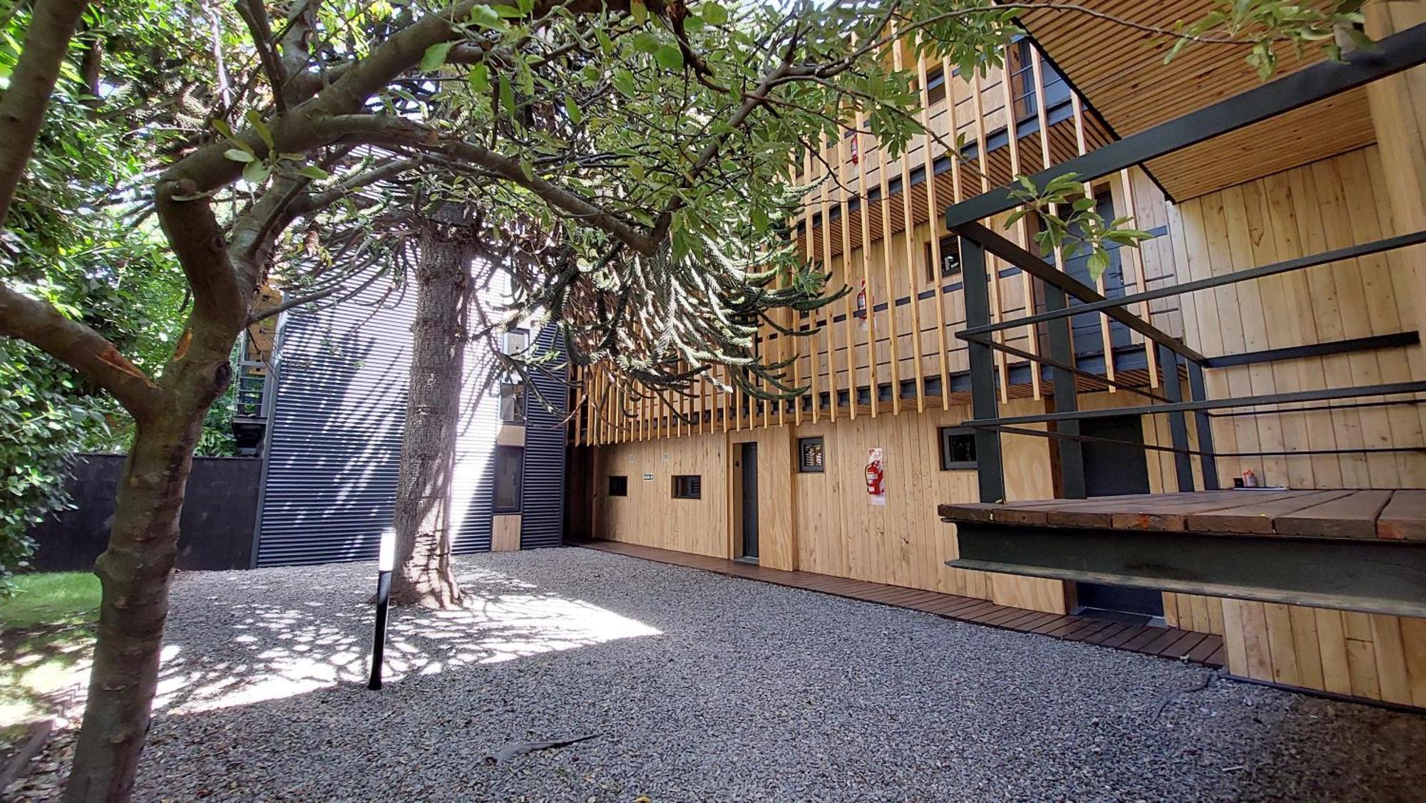 Hermoso Monoambiente De Diseno Unico, Con Patio, En El Centro De Sma. 4v5 Apartment *